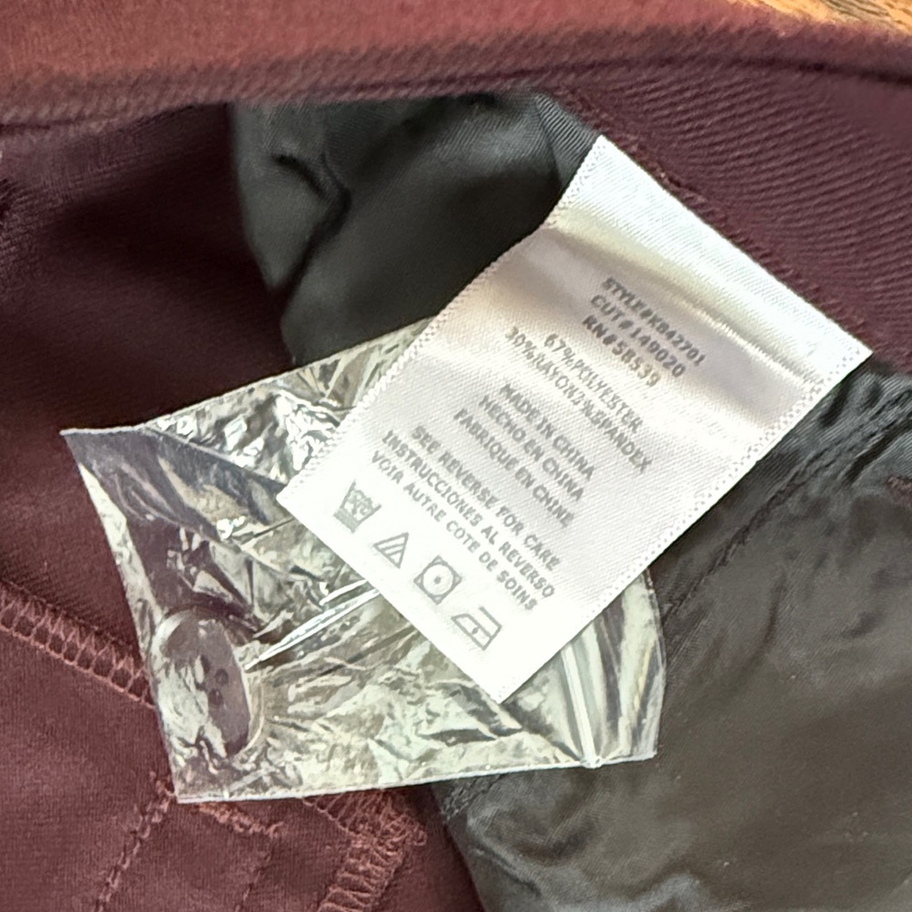 B36 Kut from the Kloth Women's 14 Plus Size Flare Pants in Deep Purple - Picture 3 of 6